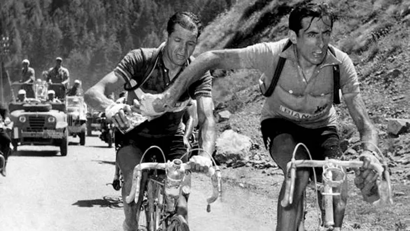 La foto storica di Coppi e Bartali