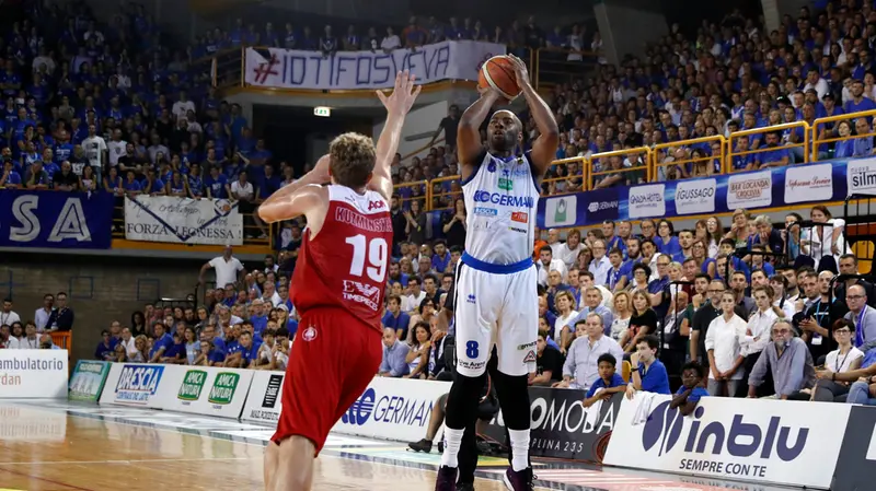 Marcus Landry in azione contro l?olimpia Milano - © Ciamillo-Castoria