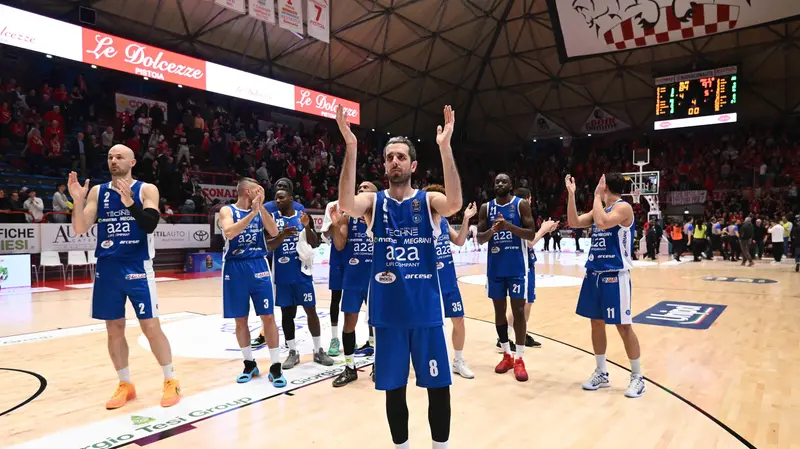 Della Valle festeggia con la squadra a Pistoia - © Ciamillo-Castoria