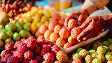 Un banco della frutta curato con amore - © www.giornaledibrescia.it