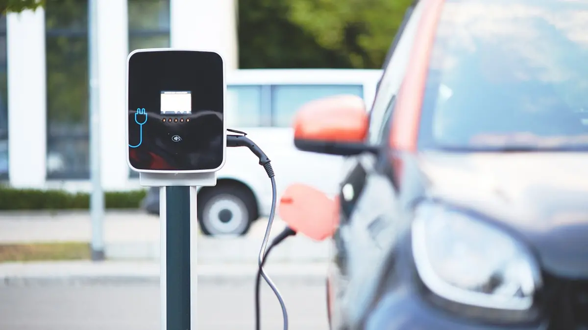 In tre anni più 150% per le auto elettriche