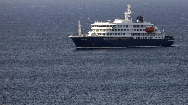 La MV Hondius, a bordo della quale sono morti tre passeggeri - Foto Ansa © www.giornaledibrescia.it