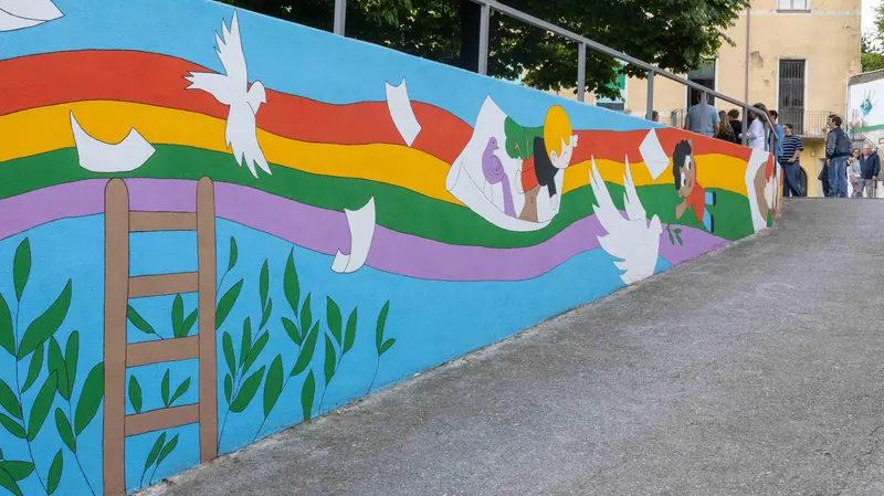 Uno scorcio del murale realizzato dai giovani artisti
