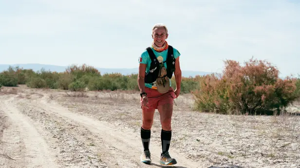 Giuseppina Baroni durante l'ultramaratona in Uzbekistan