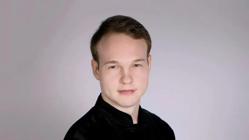 Il pianista Giovanni Bertolazzi - foto Michele Maccarrone