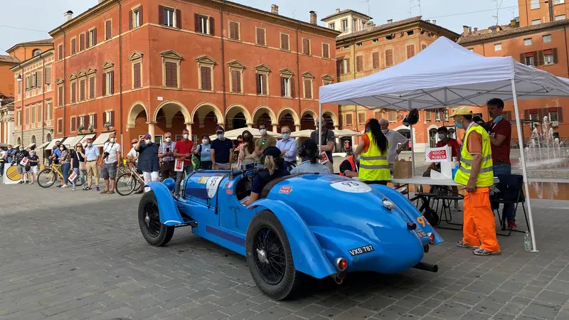 Passaggio a Modena delle Miglia Miglia 2025