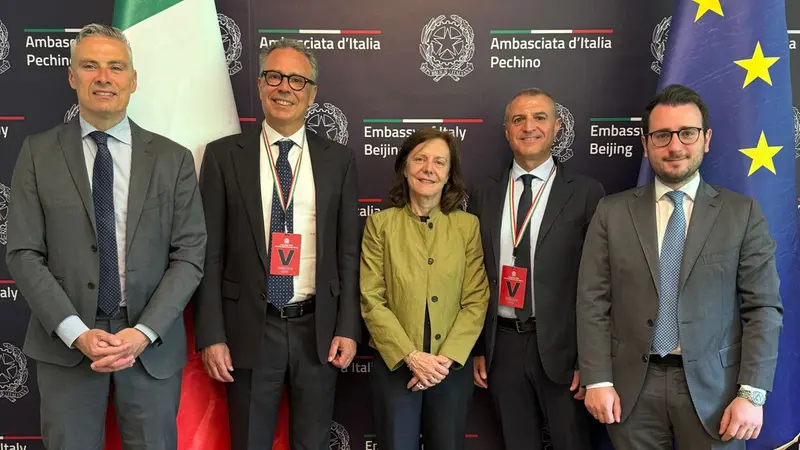 Giorgio Varisco e Giovanni Loris Alborali all’Ambasciata italiana a Pechino