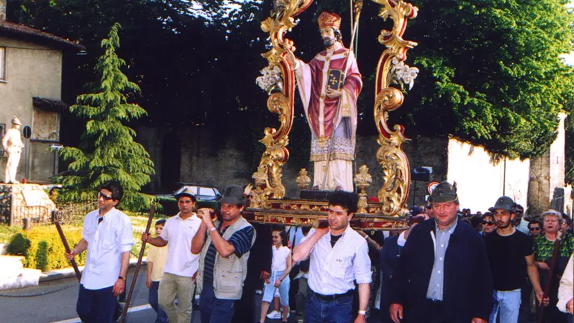 Una passata processione per San Gottardo © www.giornaledibrescia.it