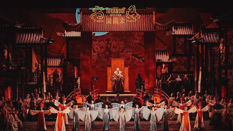 Una Turandot spettacolare, tra Occidente e Oriente