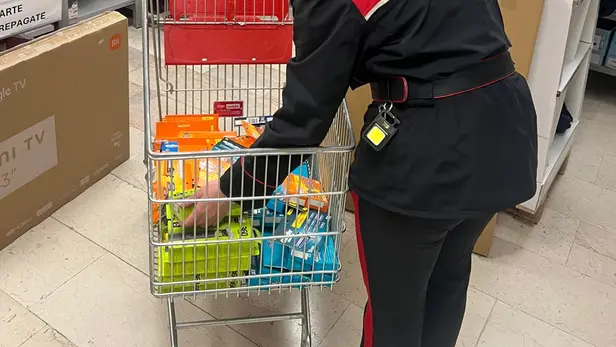 La merce recuperata dai carabinieri a Corte Franca