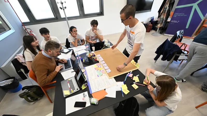Hackathon AI@School: le foto della giornata