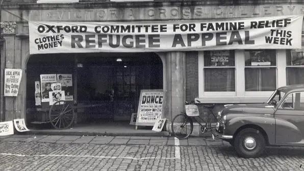 L'Oxford Committee for Famine Relief aprì il primo negozio nel 1948