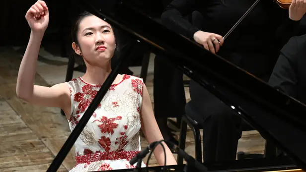 L'orchestra Varsovia con Sophia Liu e il maestro Pier Carlo Orizio al Teatro Grande