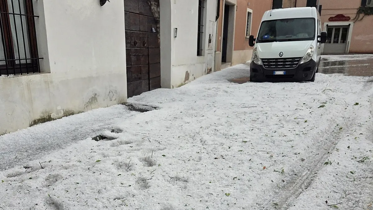 La grandinata di una settimana fa a Mompiano - © www.giornaledibrescia.it