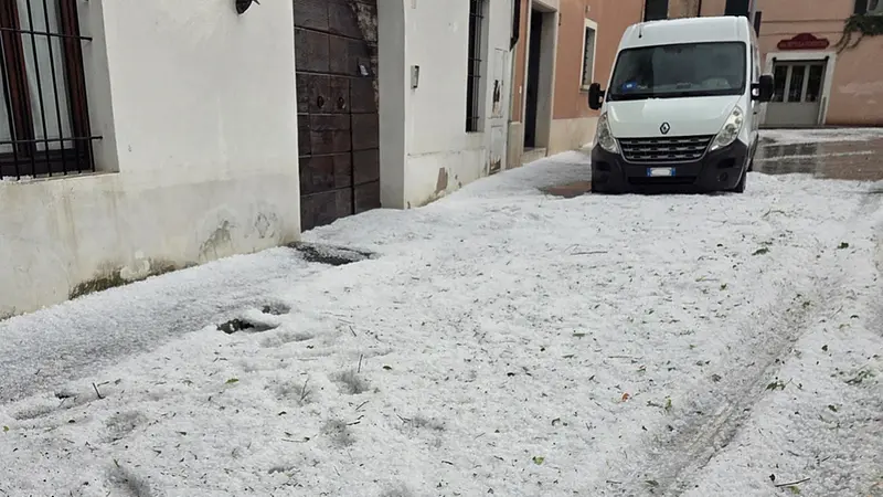 La grandinata di una settimana fa a Mompiano - © www.giornaledibrescia.it