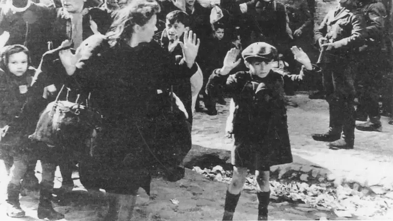 La foto tristemente celebre del ghetto di Varsavia