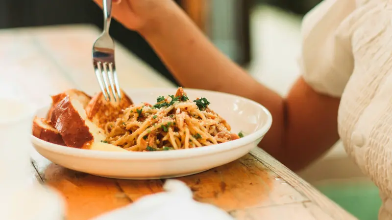 Il problema non sono pasta e pane ma come vengono consumati
