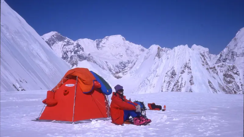 Bonali ai piedi dell'Everest