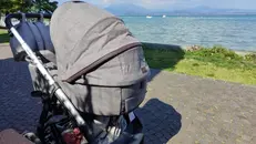 Il passeggino non si chiudeva ed è stato ritenuto ingombrante