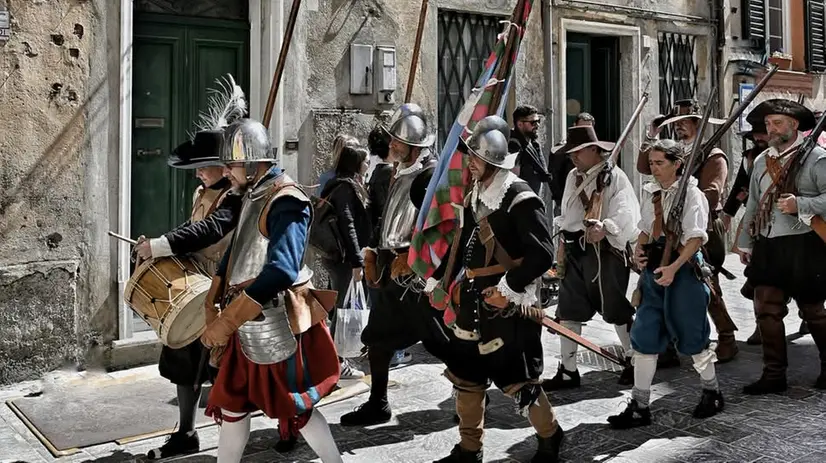Figuranti in corteo durante una passata edizione