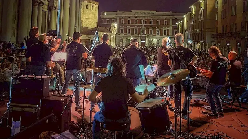 La Nautiblues Band suonerà in piazza Loggia