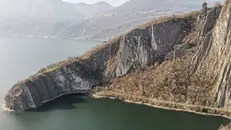 Uno scorcio suggestivo sul Bögn di Zorzino, con i rilievi in pietra calcare
