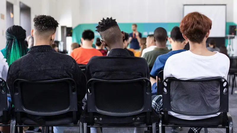 Ragazzi a scuola - © www.giornaledibrescia.it