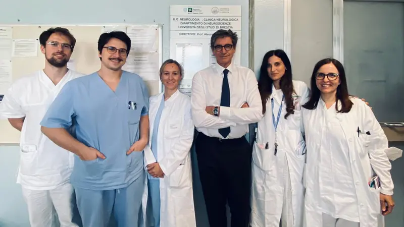 L'équipe del centro Sclerosi multipla di Brescia guidato dal professor Padovani