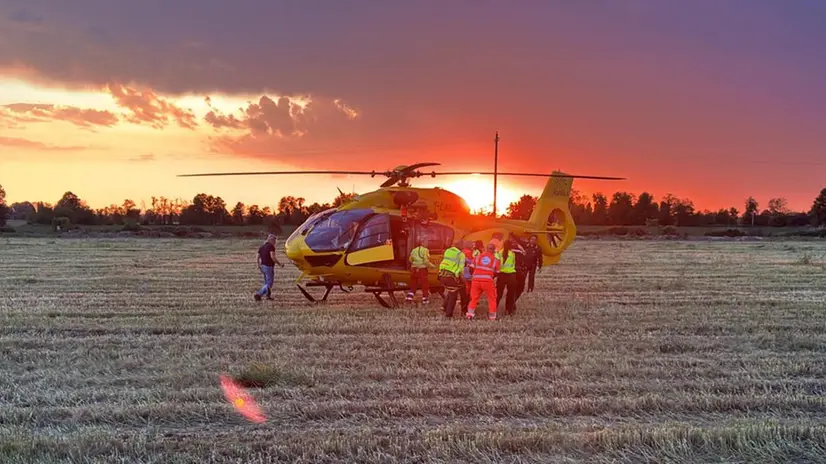 Il 69enne è stato trasportato all'ospedale di Bergamo con l'elisoccorso - © www.giornaledibrescia.it