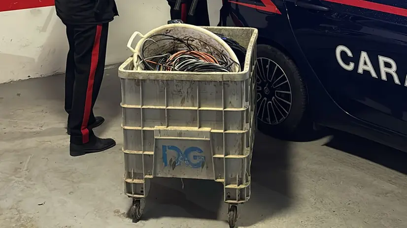 I carabinieri con il rame recuperato