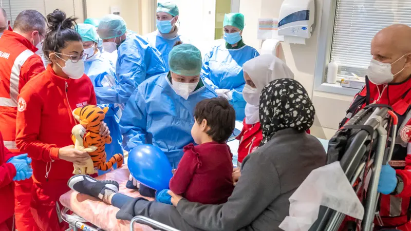 Bambini feriti dalle bombe a Gaza in cura in Italia