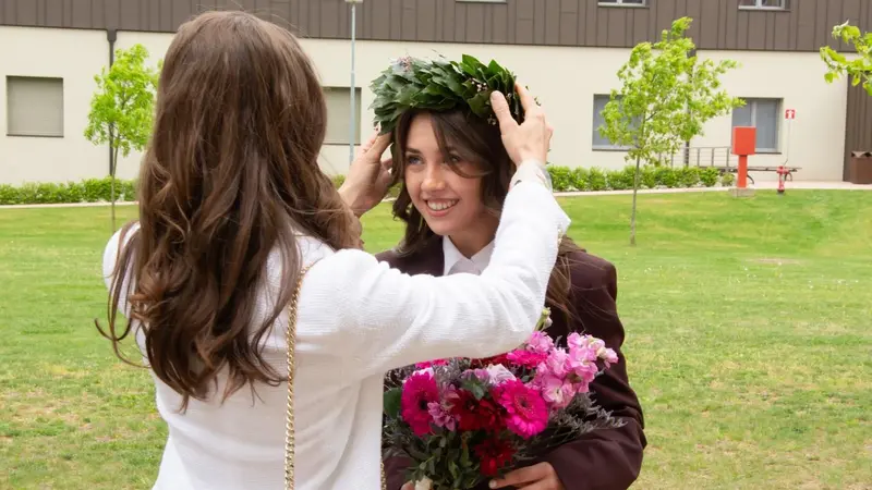 Corona d'alloro per Camilla