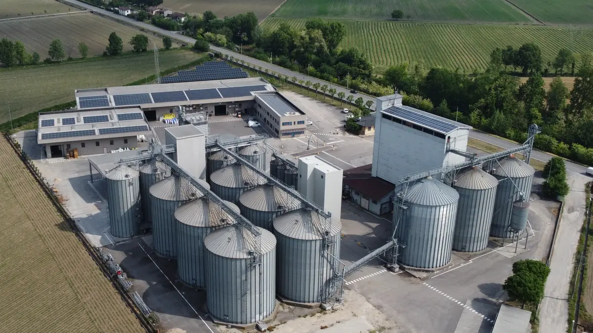 I grandi silos della Copag a Ghedi