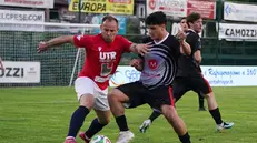 SPORT CALCIO 46¡ TORNEO NOTTURNO POLPENAZZE PRIMA FASE UTR/RISPOSTA SERRAMENTI/PRESSFINMETAL/ARICI COSTRUZIONI/GUARNIMED/BIVAL - GIAMPE/MODERNA CAR SERVICE NELLA FOTO JUDMIR HOXHA E MARIANO SCIDONE 21-05-2026 perteghella@newreporter