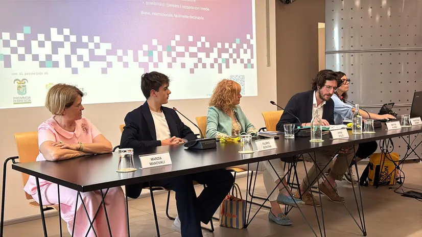 Un momento dell'esposizione del progetto in Sala libretti al Giornale di Brescia