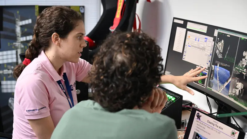 Anthea Comellini durante il robotics training - Esa/G. Zito