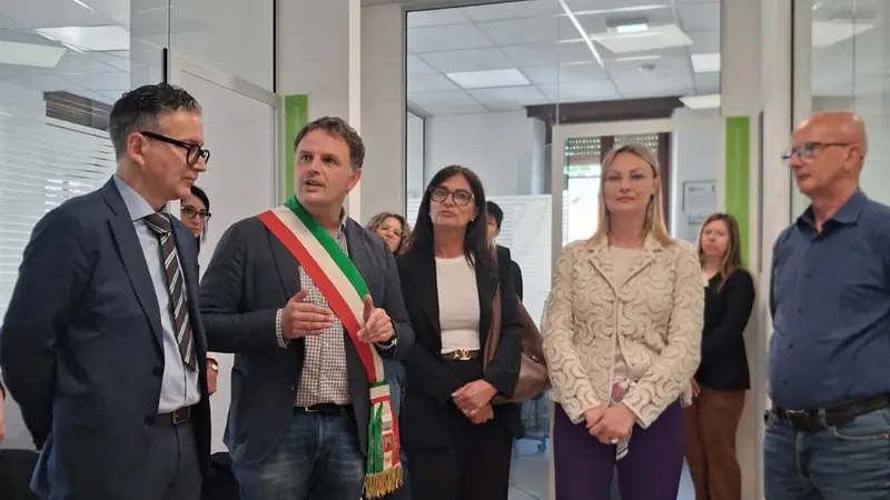 Un momento dell'inaugurazione del nuovo edificio - © www.giornaledibrescia.it