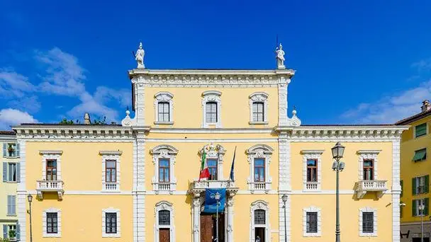 Il rettorato in piazza Mercato