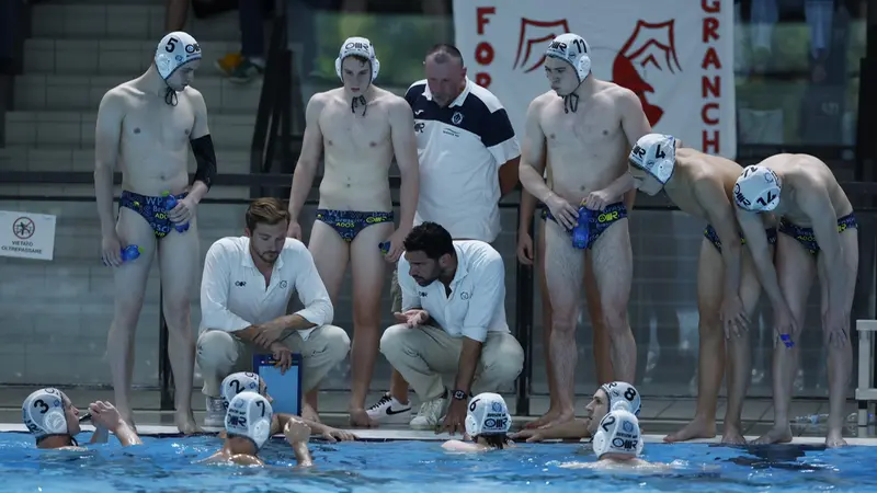 Indicazioni di coach Gitto durante un timeout