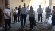 Valentina Bergo accolta dal sindaco uscente Tiziano Belotti - © www.giornaledibrescia.it