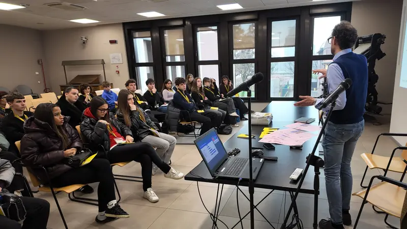 Gli studenti a lezione di podcast al Giornale di Brescia