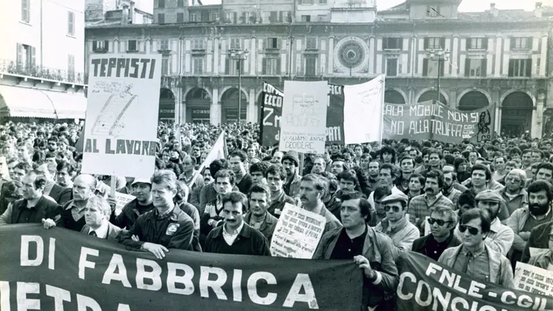 Il prologo del Giro del 1983 saltato per la protesta dei metalmeccanici in piazza Loggia - © www.giornaledibrescia.it