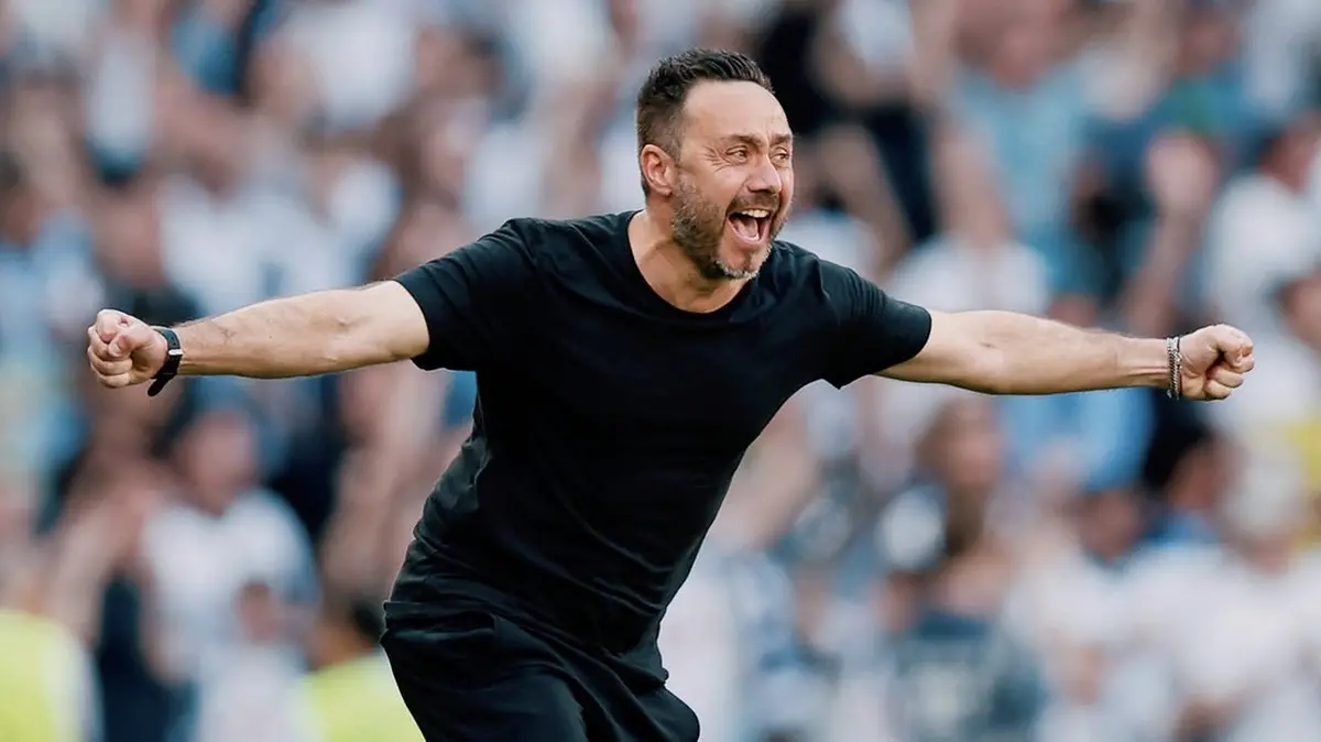 Roberto De Zerbi irrefrenabile dopo la conquista della salvezza col Tottenham - Foto Instagram Spurs