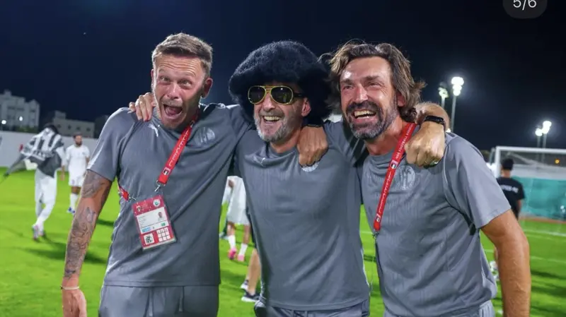 La grande gioia di Pirlo, alla sinistra di Baronio e del collaboratore Bertoni