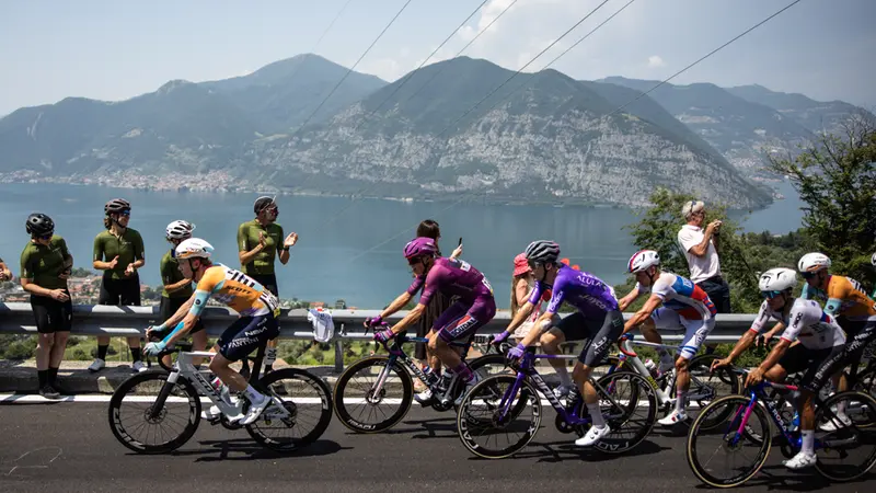Sport Ciclismo Giro d’Italia passaggio a Iseo nella foto passaggio giro 27/05/2026 Comincini@newreporter