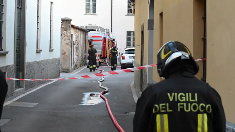 L'incendio in centro a Chiari