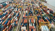 Una distesa di container