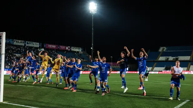L'esultanza del Brescia dopo la vittoria