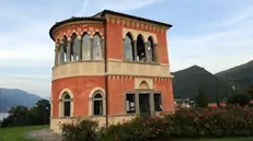 La storica palazzina nel parco a Paratico sul lago d'Iseo