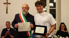 Manerba, Franzoni riceve la cittadinanza onoraria